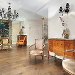 Hotel De Notre-dame 3*