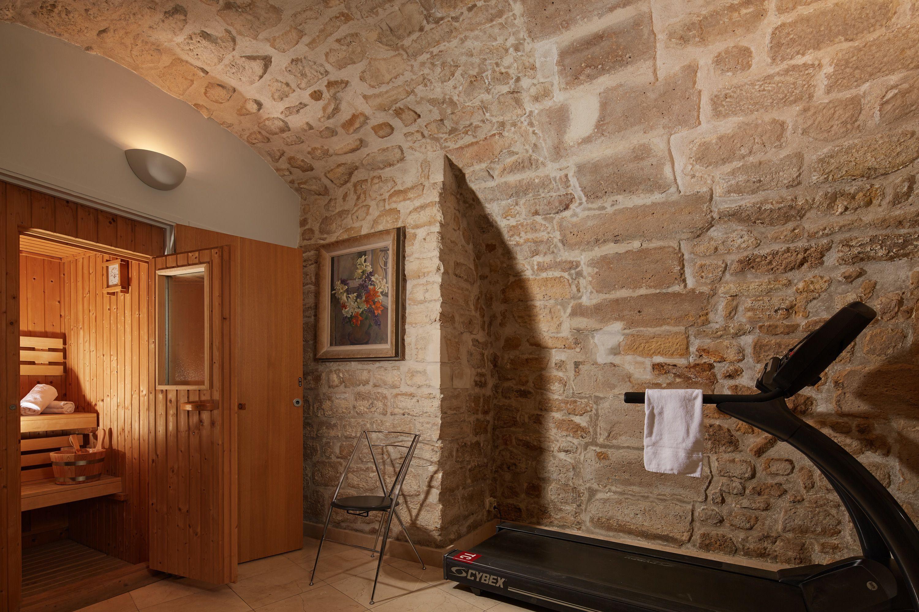 Hotel De Notre-dame Paris